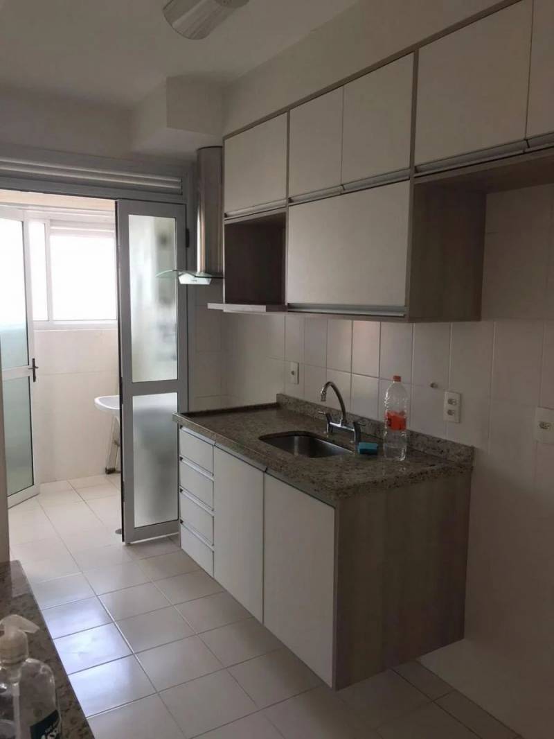 Apartamento à venda com 2 quartos, 65m² - Foto 20