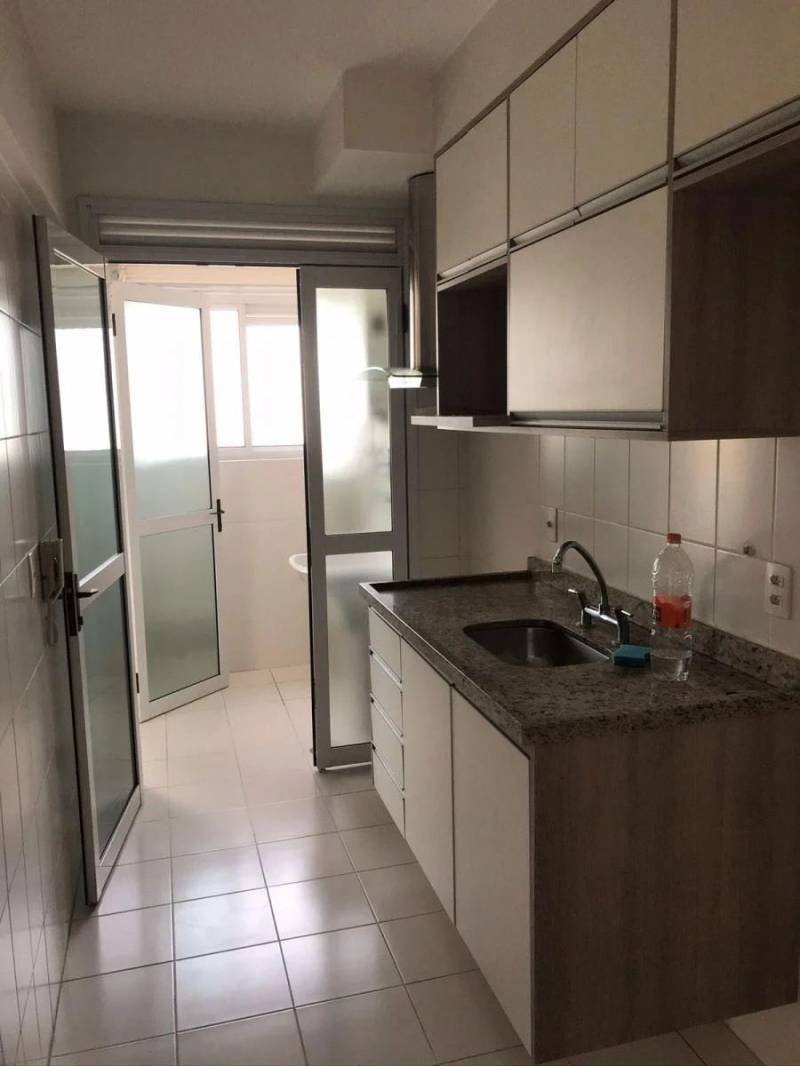 Apartamento à venda com 2 quartos, 65m² - Foto 22