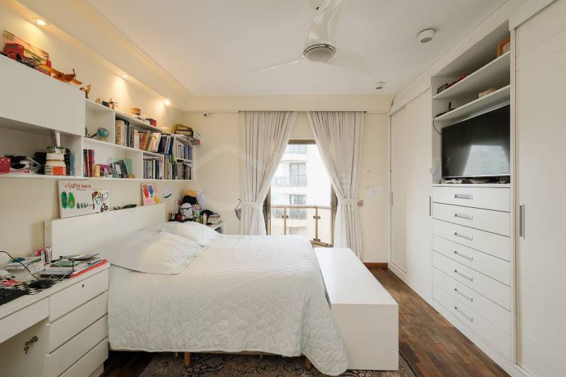 Apartamento à venda com 4 quartos, 270m² - Foto 20